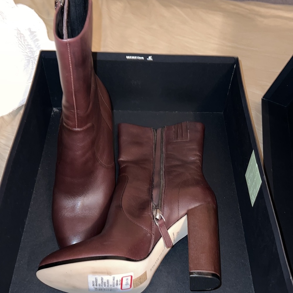 Saks 5th Avenue Mulberry shiny calf zip up boot brand new 3.5” heel